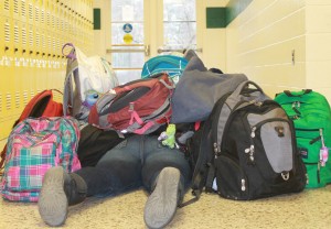 NORTHWOOD STUDENTS feel crushed by the weight of their book bags. Kasey Jenkins/The Omniscient